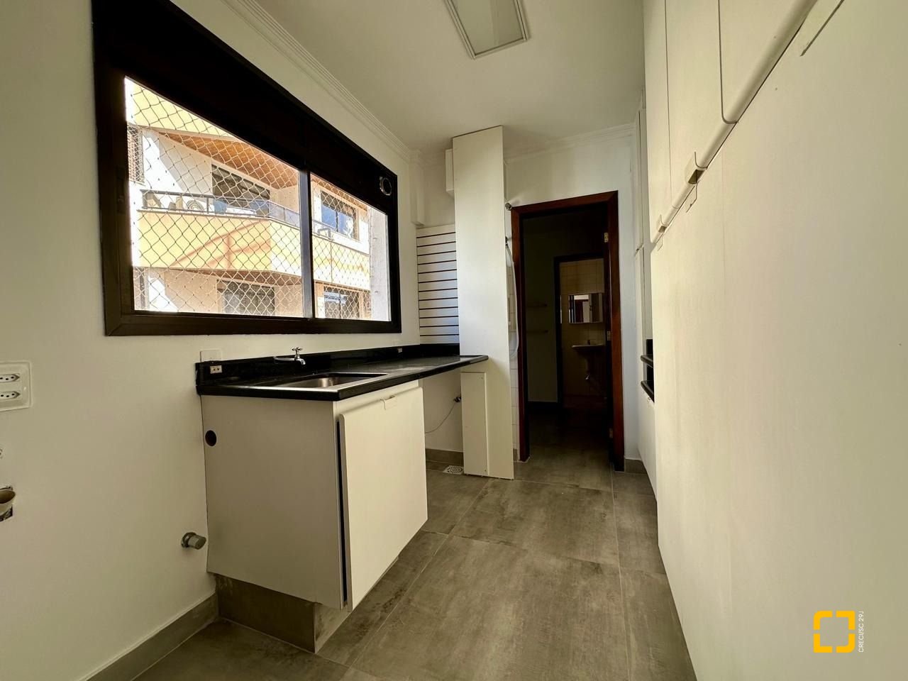 Cobertura com 483m², 4 quartos (sendo 2 suítes), 2 garagens, no bairro Centro em Florianópolis