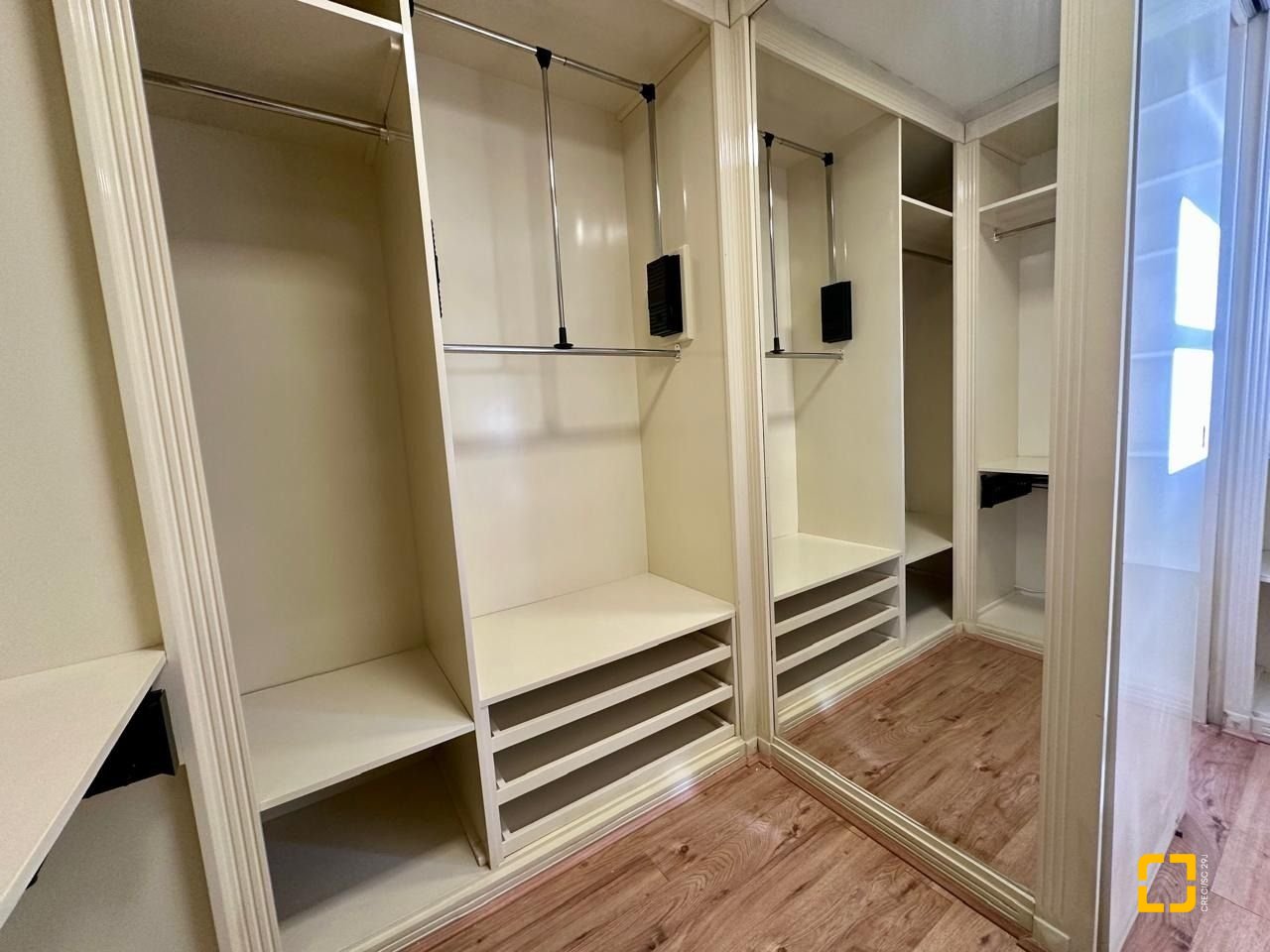 Cobertura com 483m², 4 quartos (sendo 2 suítes), 2 garagens, no bairro Centro em Florianópolis