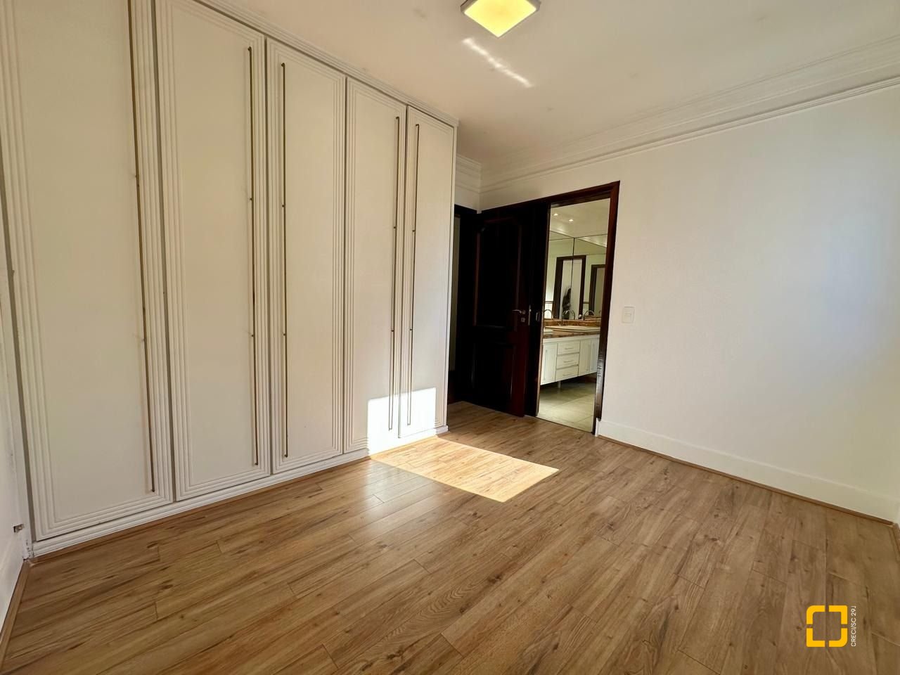 Cobertura com 483m², 4 quartos (sendo 2 suítes), 2 garagens, no bairro Centro em Florianópolis