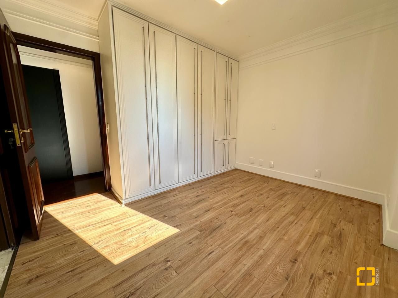 Cobertura com 483m², 4 quartos (sendo 2 suítes), 2 garagens, no bairro Centro em Florianópolis