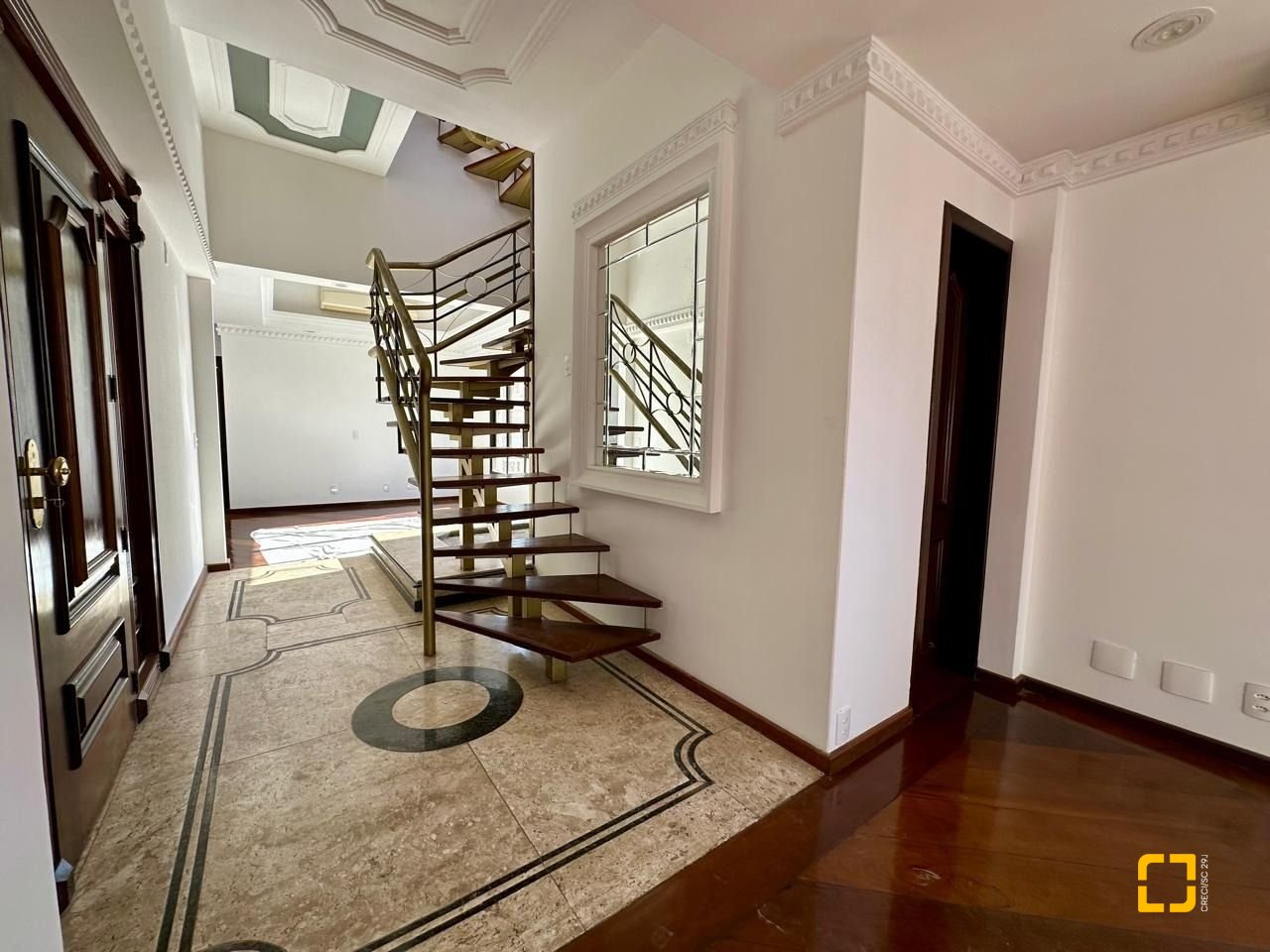 Cobertura com 483m², 4 quartos (sendo 2 suítes), 2 garagens, no bairro Centro em Florianópolis