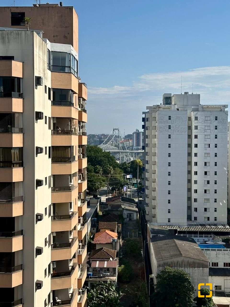 Cobertura com 483m², 4 quartos (sendo 2 suítes), 2 garagens, no bairro Centro em Florianópolis