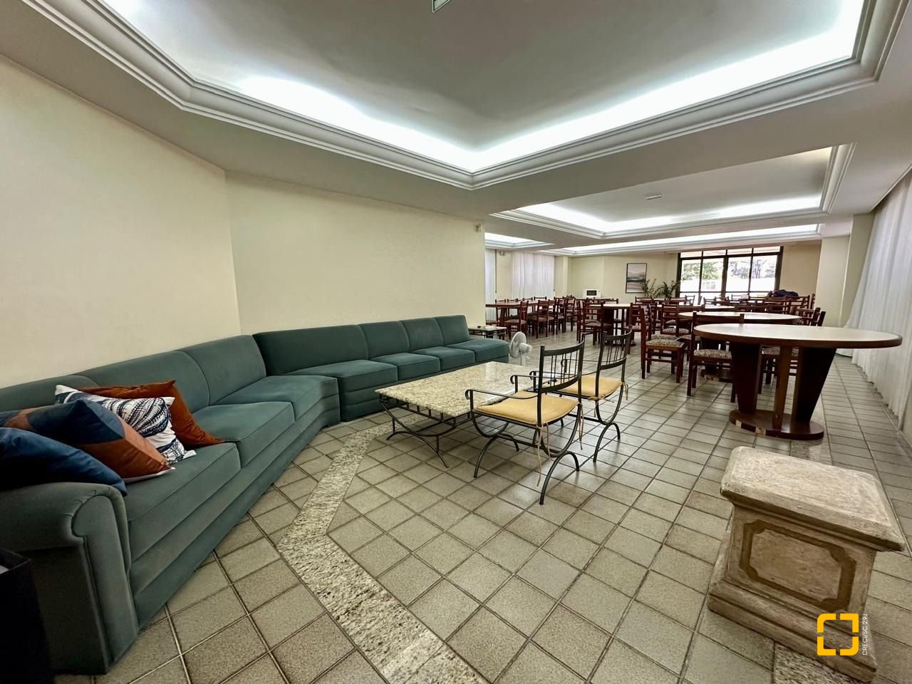 Cobertura com 483m², 4 quartos (sendo 2 suítes), 2 garagens, no bairro Centro em Florianópolis