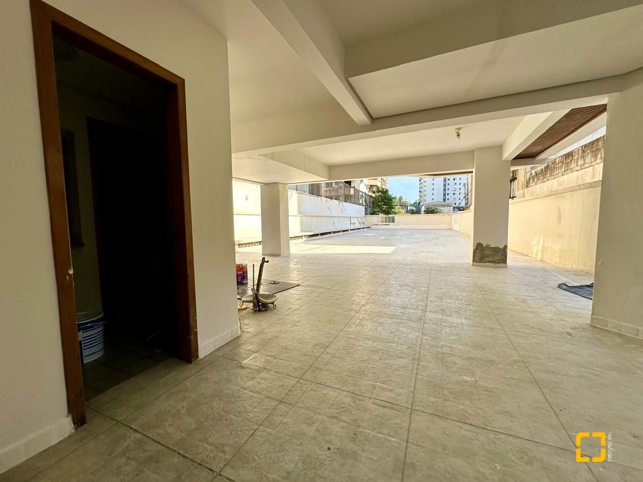 Cobertura com 483m², 4 quartos (sendo 2 suítes), 2 garagens, no bairro Centro em Florianópolis