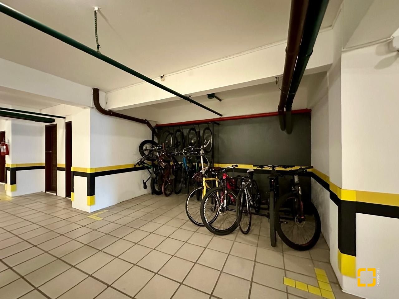 Cobertura com 483m², 4 quartos (sendo 2 suítes), 2 garagens, no bairro Centro em Florianópolis