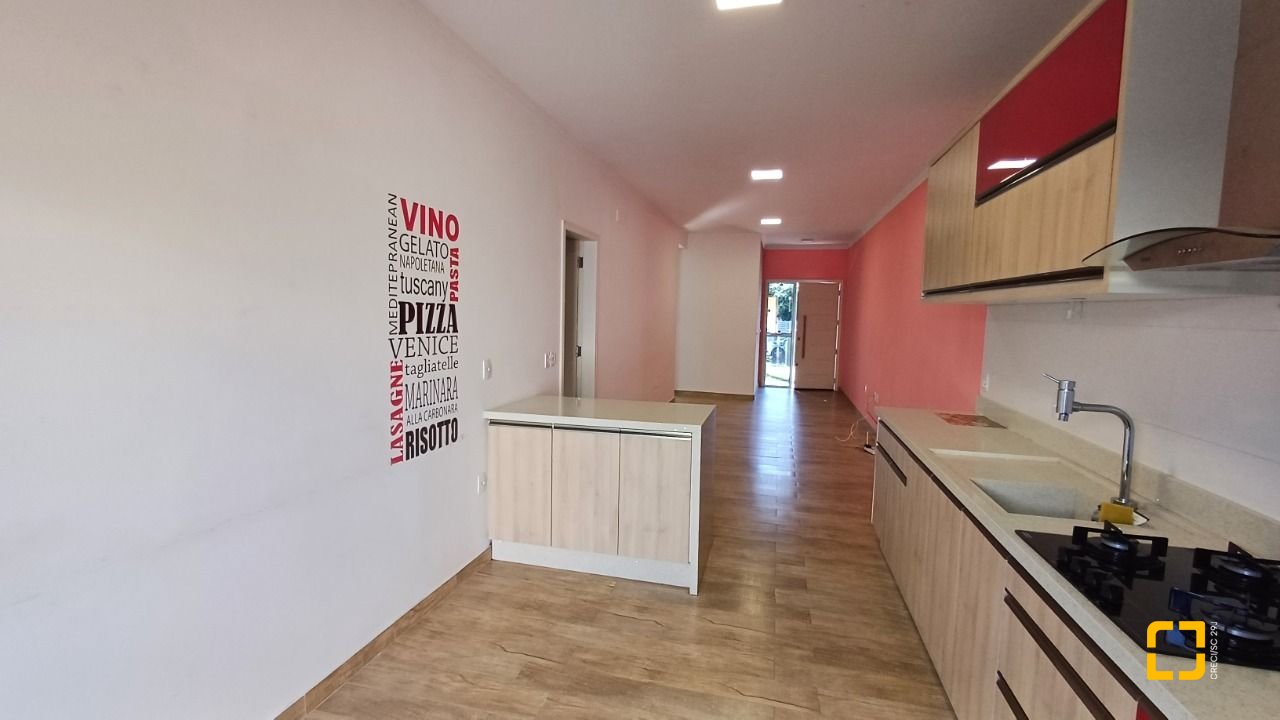 Casa de Condomínio com 134m², 4 quartos (sendo 1 suíte), 2 garagens, no bairro Cachoeira do Bom Jesus em Florianópolis