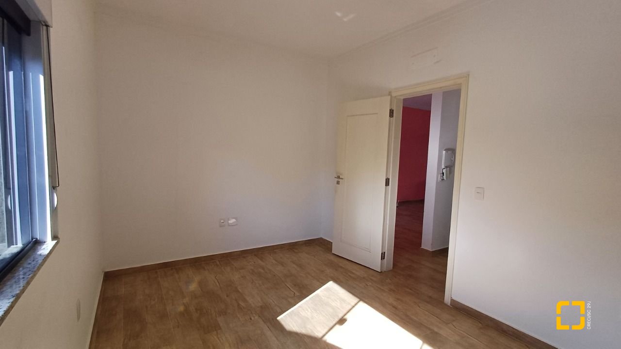 Casa de Condomínio com 134m², 4 quartos (sendo 1 suíte), 2 garagens, no bairro Cachoeira do Bom Jesus em Florianópolis