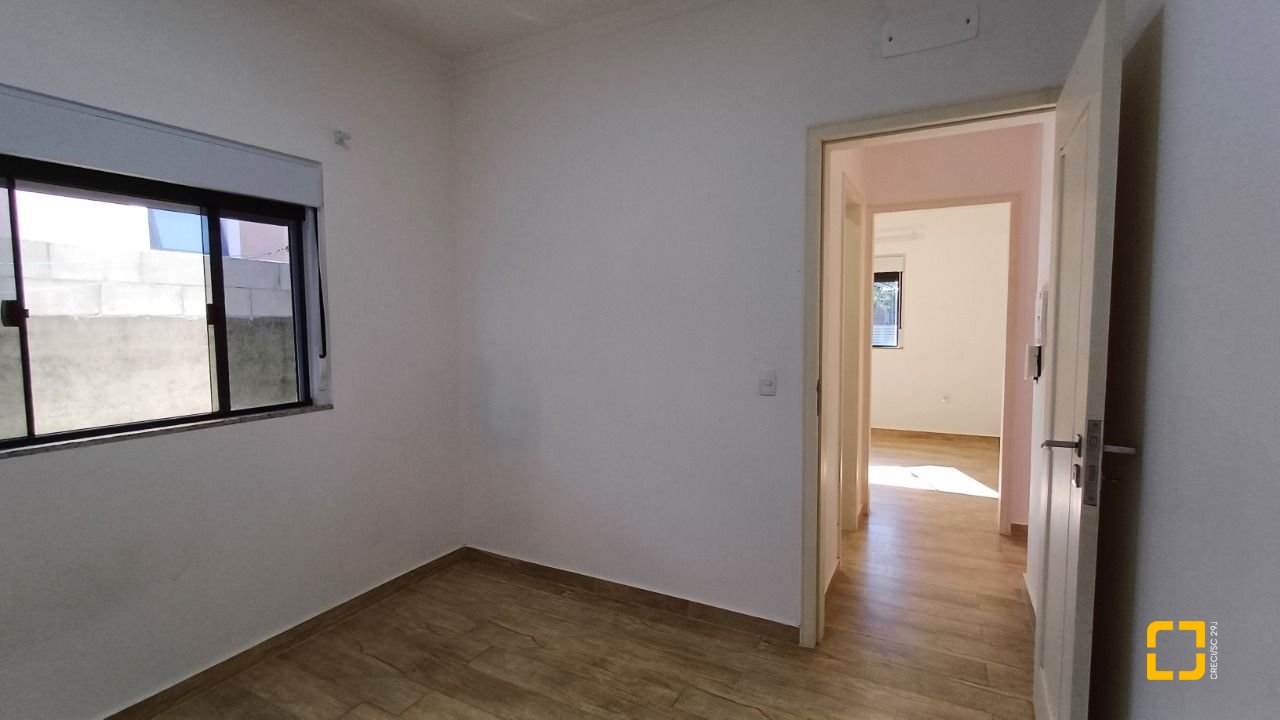 Casa de Condomínio com 134m², 4 quartos (sendo 1 suíte), 2 garagens, no bairro Cachoeira do Bom Jesus em Florianópolis
