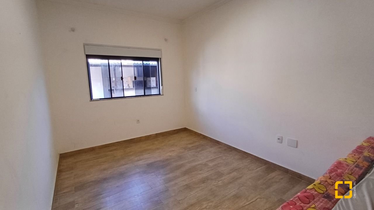Casa de Condomínio com 134m², 4 quartos (sendo 1 suíte), 2 garagens, no bairro Cachoeira do Bom Jesus em Florianópolis