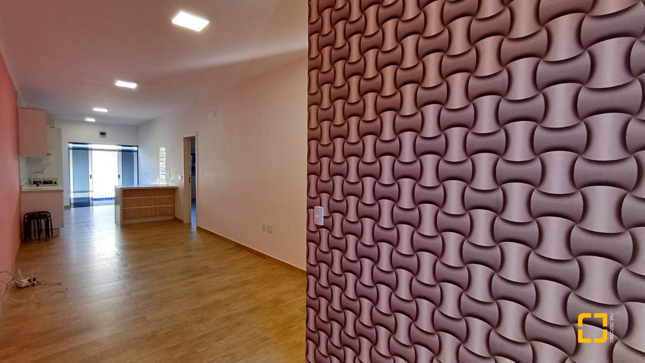 Casa de Condomínio com 134m², 4 quartos (sendo 1 suíte), 2 garagens, no bairro Cachoeira do Bom Jesus em Florianópolis