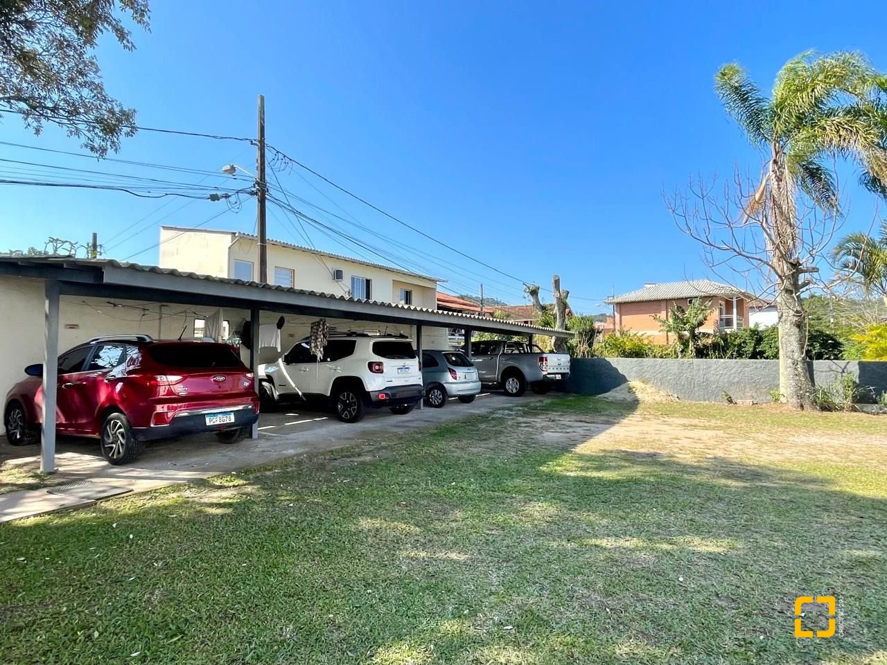 Prédio com 550m², 5 garagens, no bairro Ponta das Canas em Florianópolis