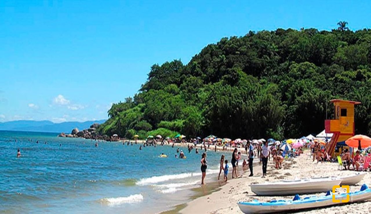 Prédio com 550m², 5 garagens, no bairro Ponta das Canas em Florianópolis