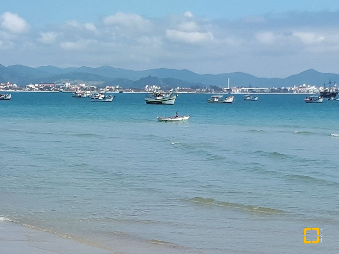 Prédio com 550m², 5 garagens, no bairro Ponta das Canas em Florianópolis