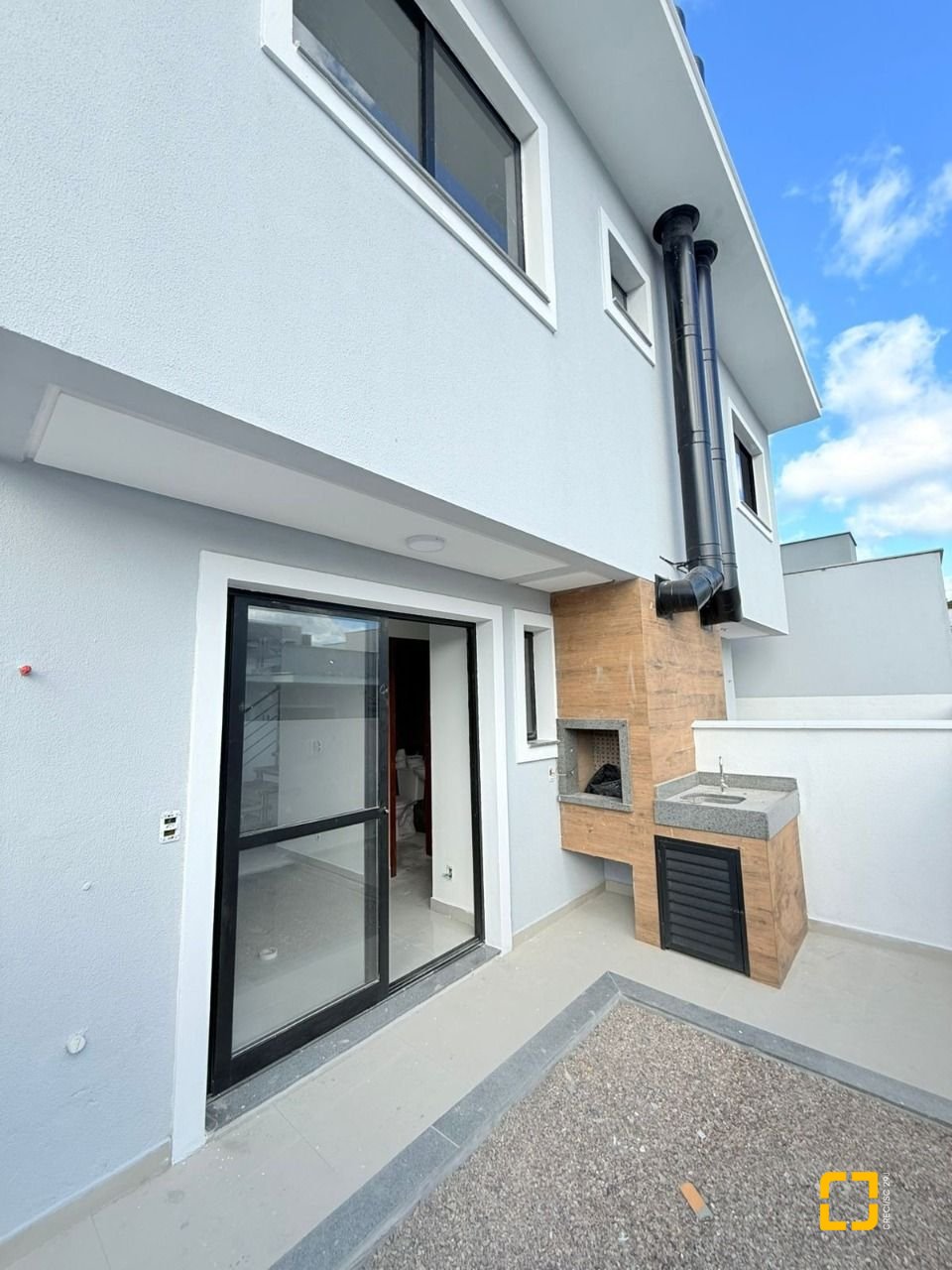 Casa com 84m², 4 quartos (sendo 2 suítes), 2 garagens, no bairro Bela Vista em Palhoça