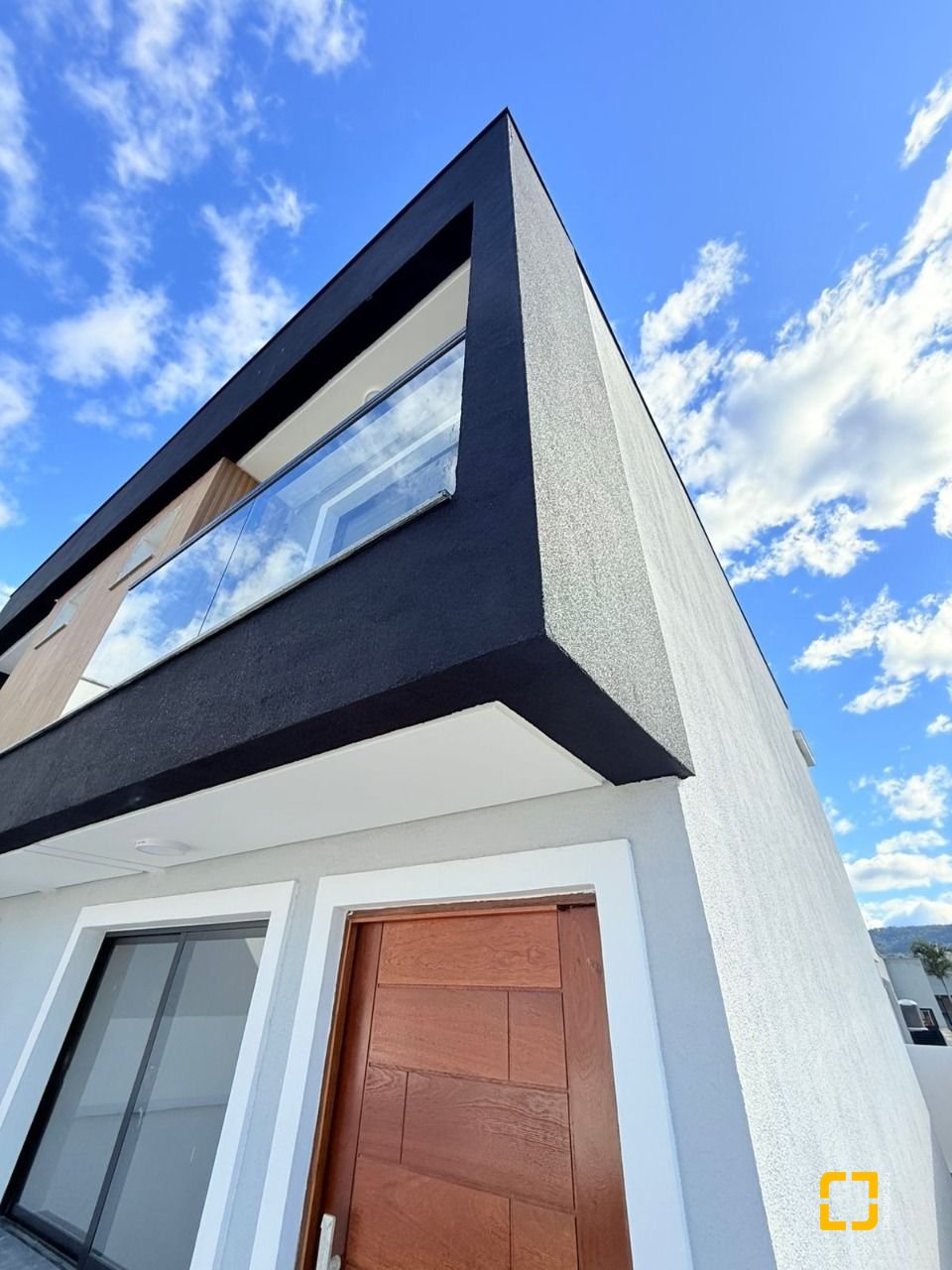 Casa com 84m², 2 quartos (sendo 2 suítes), 2 garagens, no bairro Bela Vista em Palhoça
