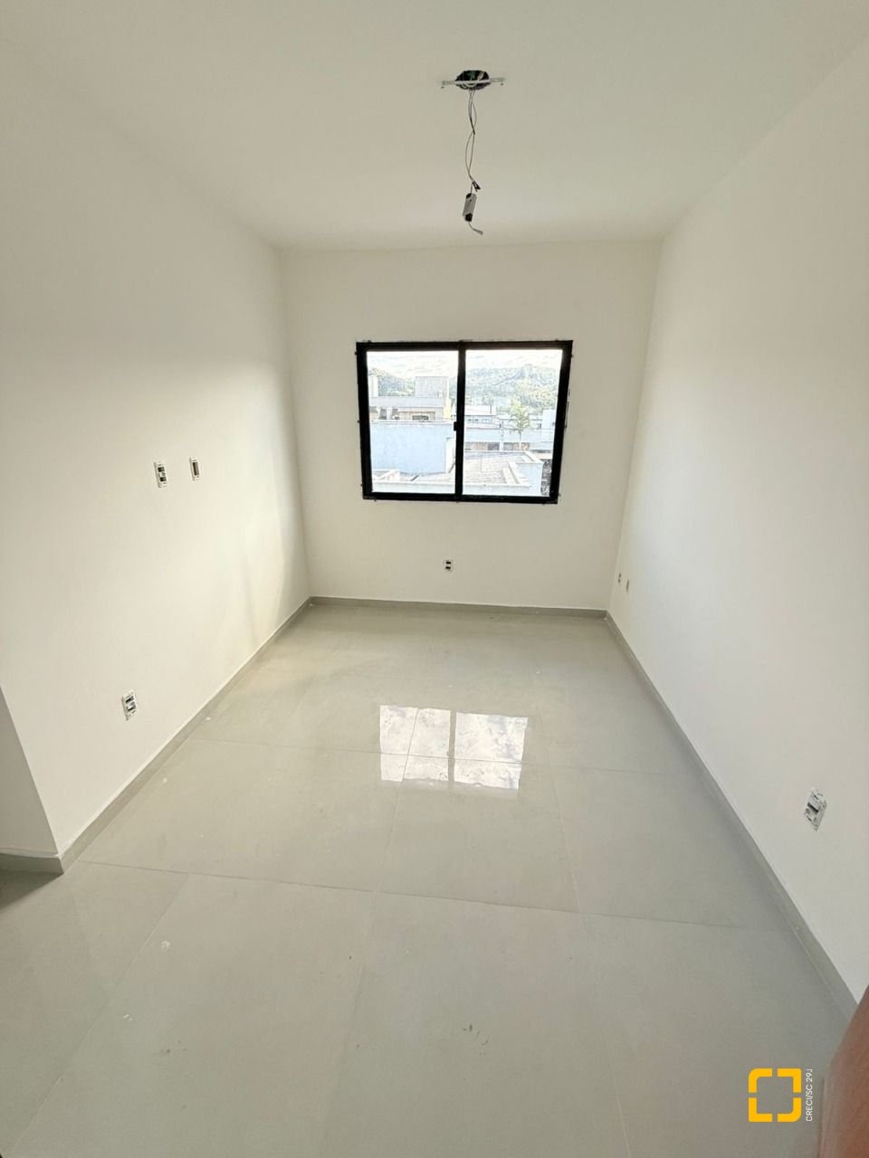 Casa com 84m², 2 quartos (sendo 2 suítes), 2 garagens, no bairro Bela Vista em Palhoça