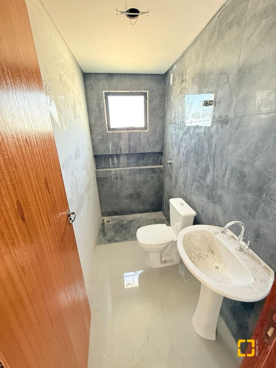 Casa com 84m², 2 quartos (sendo 2 suítes), 2 garagens, no bairro Bela Vista em Palhoça