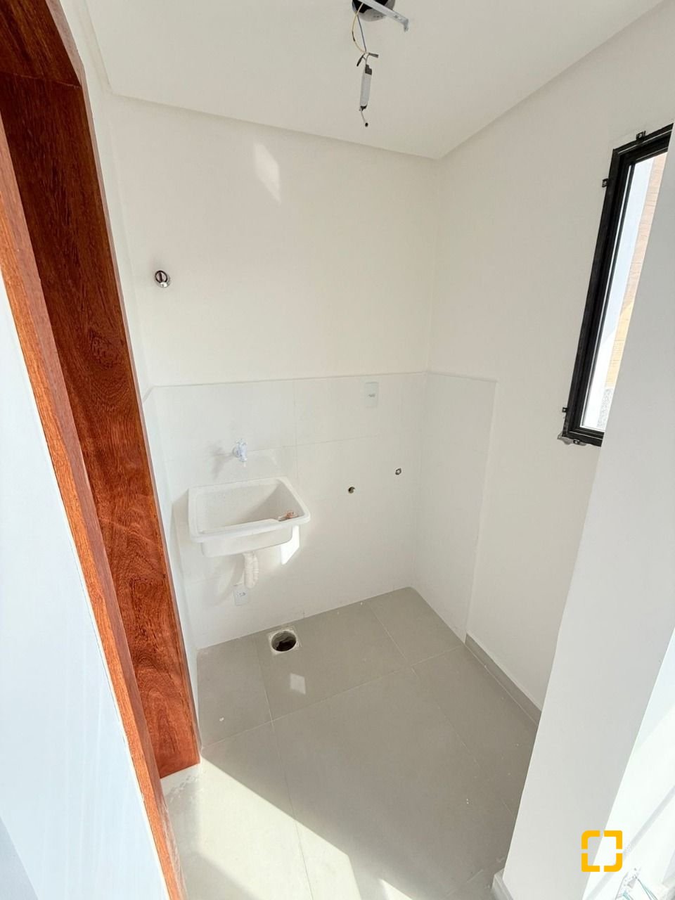 Casa com 84m², 2 quartos (sendo 2 suítes), 2 garagens, no bairro Bela Vista em Palhoça