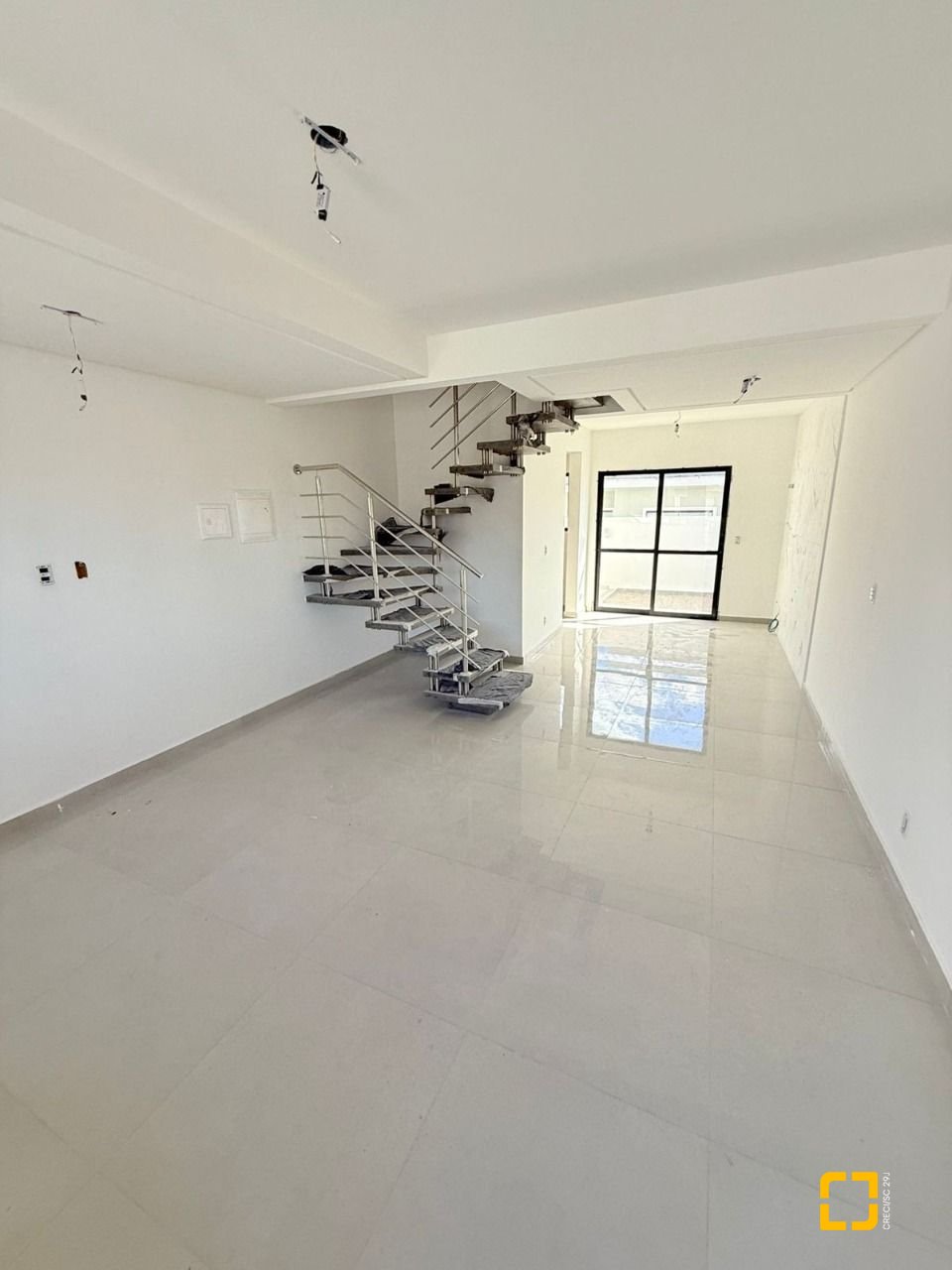 Casa com 84m², 2 quartos (sendo 2 suítes), 2 garagens, no bairro Bela Vista em Palhoça