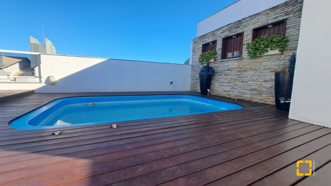 Apartamento com 194m², 4 quartos (sendo 1 suíte), 2 garagens, no bairro Ingleses em Florianópolis