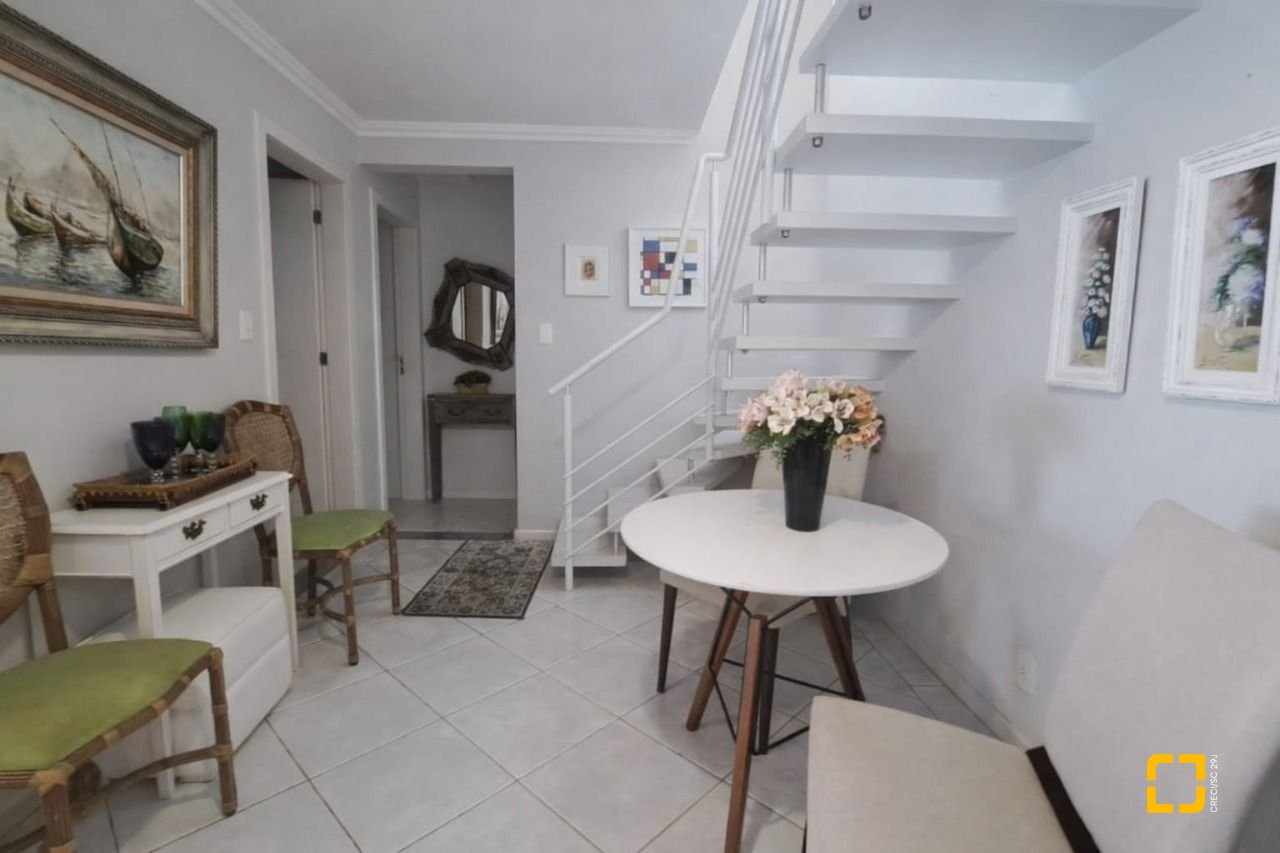 Apartamento com 194m², 4 quartos (sendo 1 suíte), 2 garagens, no bairro Ingleses em Florianópolis