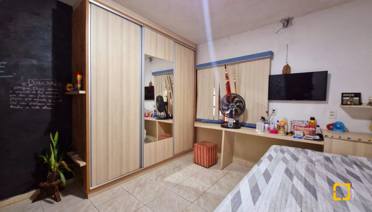 Casa com 100m², 4 quartos (sendo 1 suíte), 2 garagens, no bairro Rio Vermelho em Florianópolis