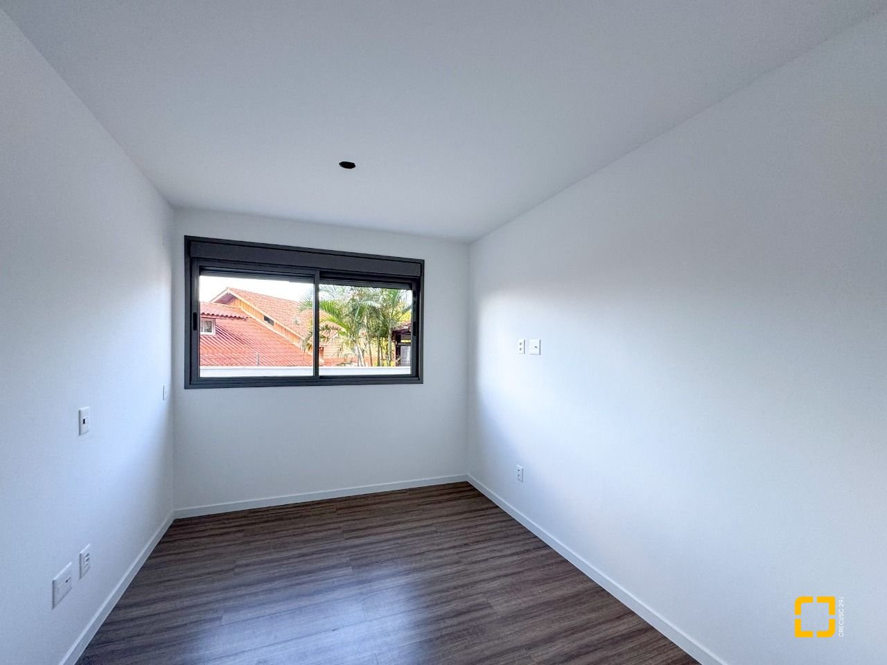 Apartamento com 66m², 2 quartos (sendo 1 suíte), 1 garagem, no bairro Cacupé em Florianópolis