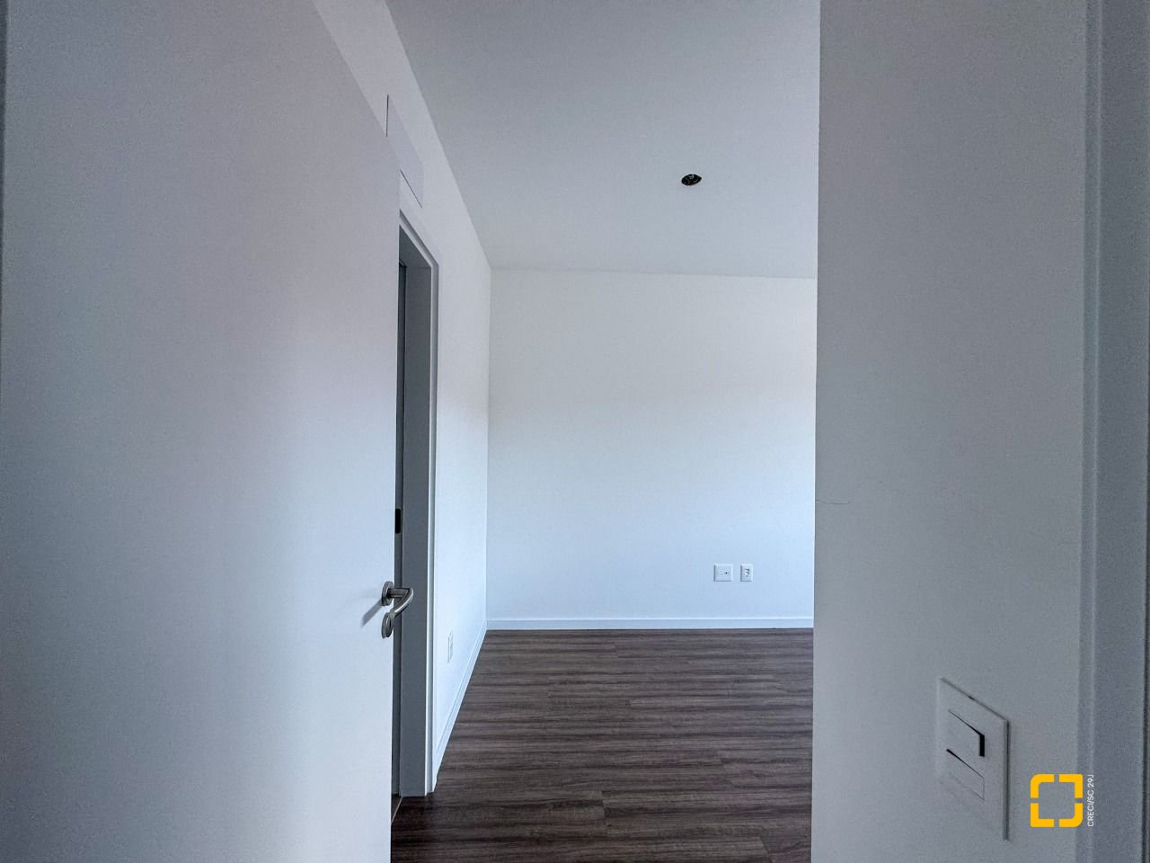 Apartamento com 66m², 2 quartos (sendo 1 suíte), 1 garagem, no bairro Cacupé em Florianópolis