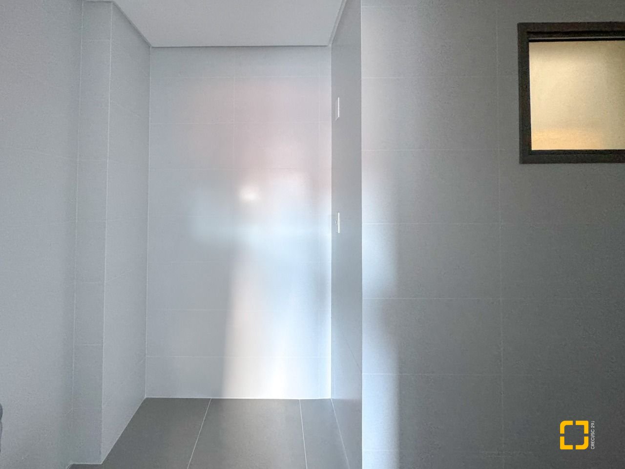 Apartamento com 66m², 2 quartos (sendo 1 suíte), 1 garagem, no bairro Cacupé em Florianópolis
