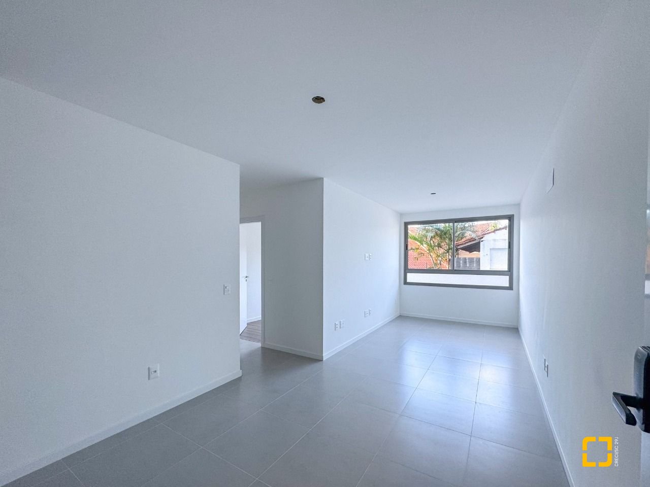 Apartamento com 66m², 3 quartos (sendo 1 suíte), 1 garagem, no bairro Cacupé em Florianópolis