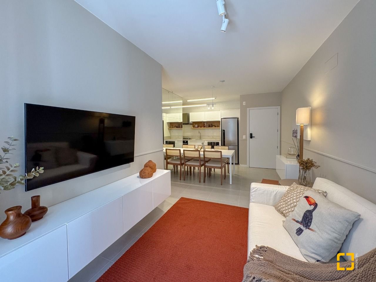 Apartamento com 71m², 2 quartos (sendo 1 suíte), 1 garagem, no bairro Cacupé em Florianópolis