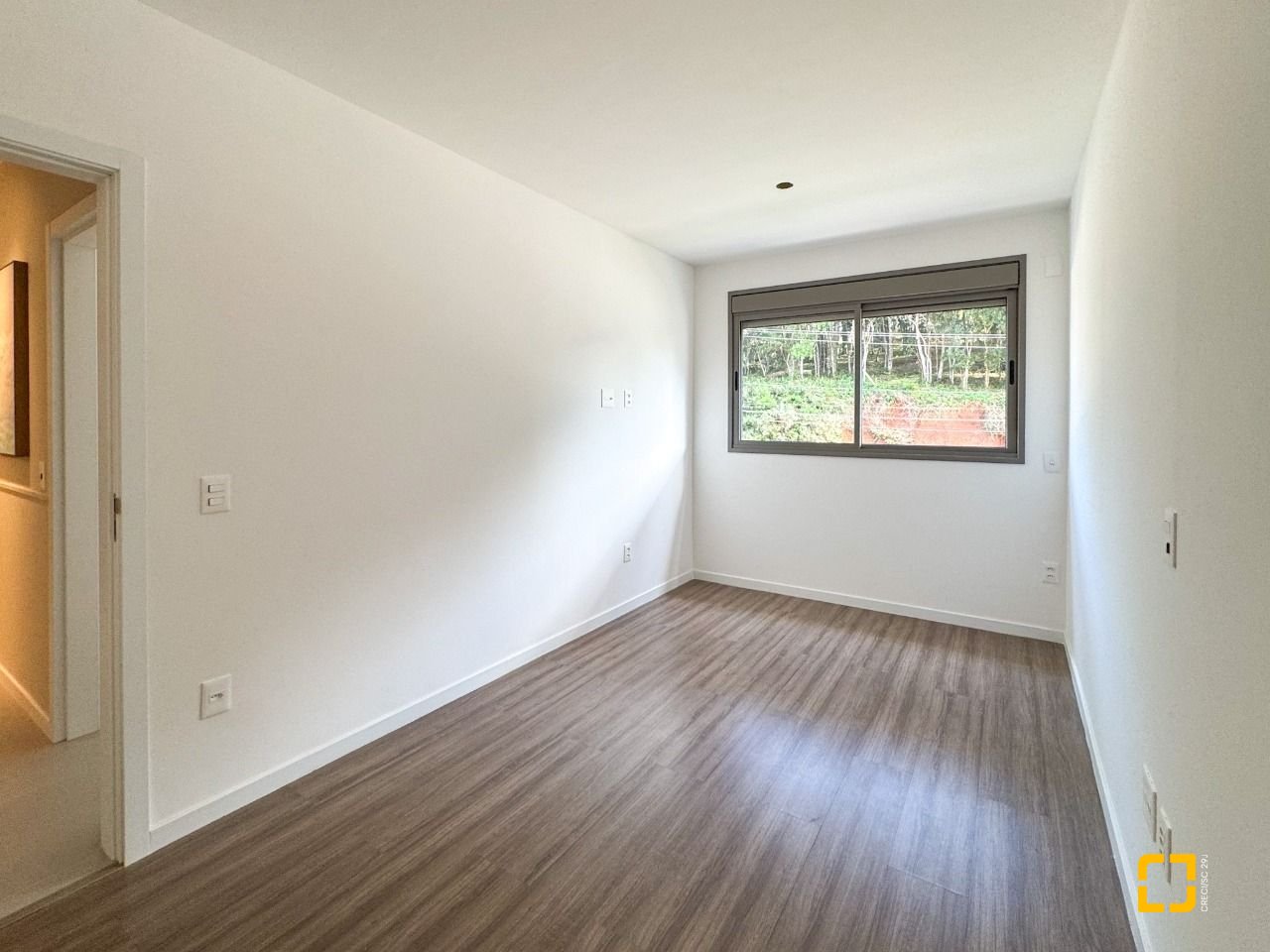 Apartamento com 71m², 2 quartos (sendo 1 suíte), 1 garagem, no bairro Cacupé em Florianópolis