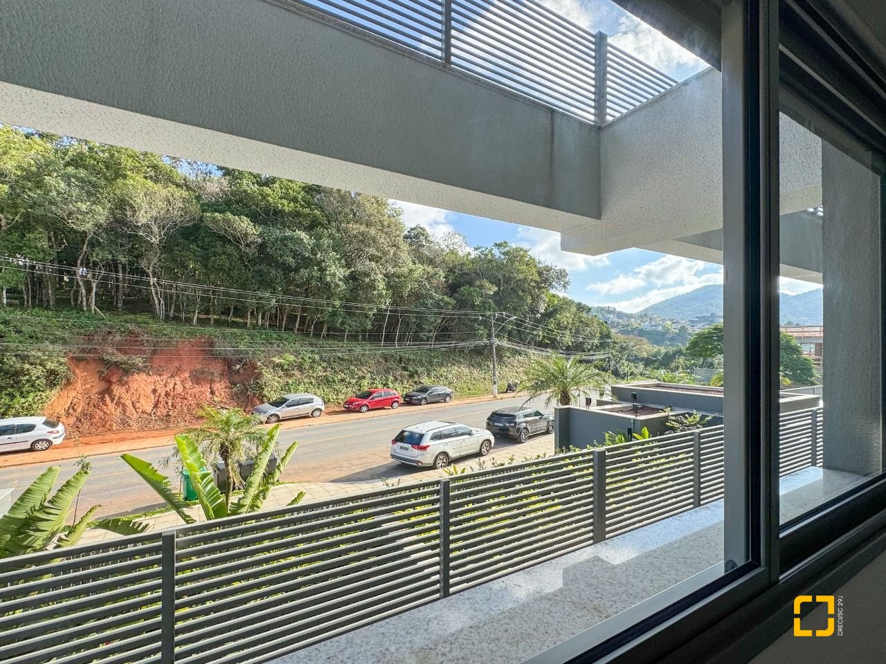 Apartamento com 71m², 2 quartos (sendo 1 suíte), 1 garagem, no bairro Cacupé em Florianópolis