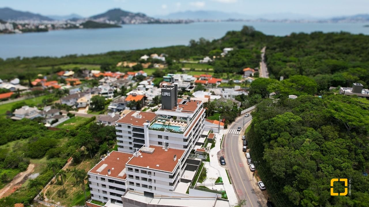 Apartamento com 71m², 3 quartos (sendo 1 suíte), 1 garagem, no bairro Cacupé em Florianópolis