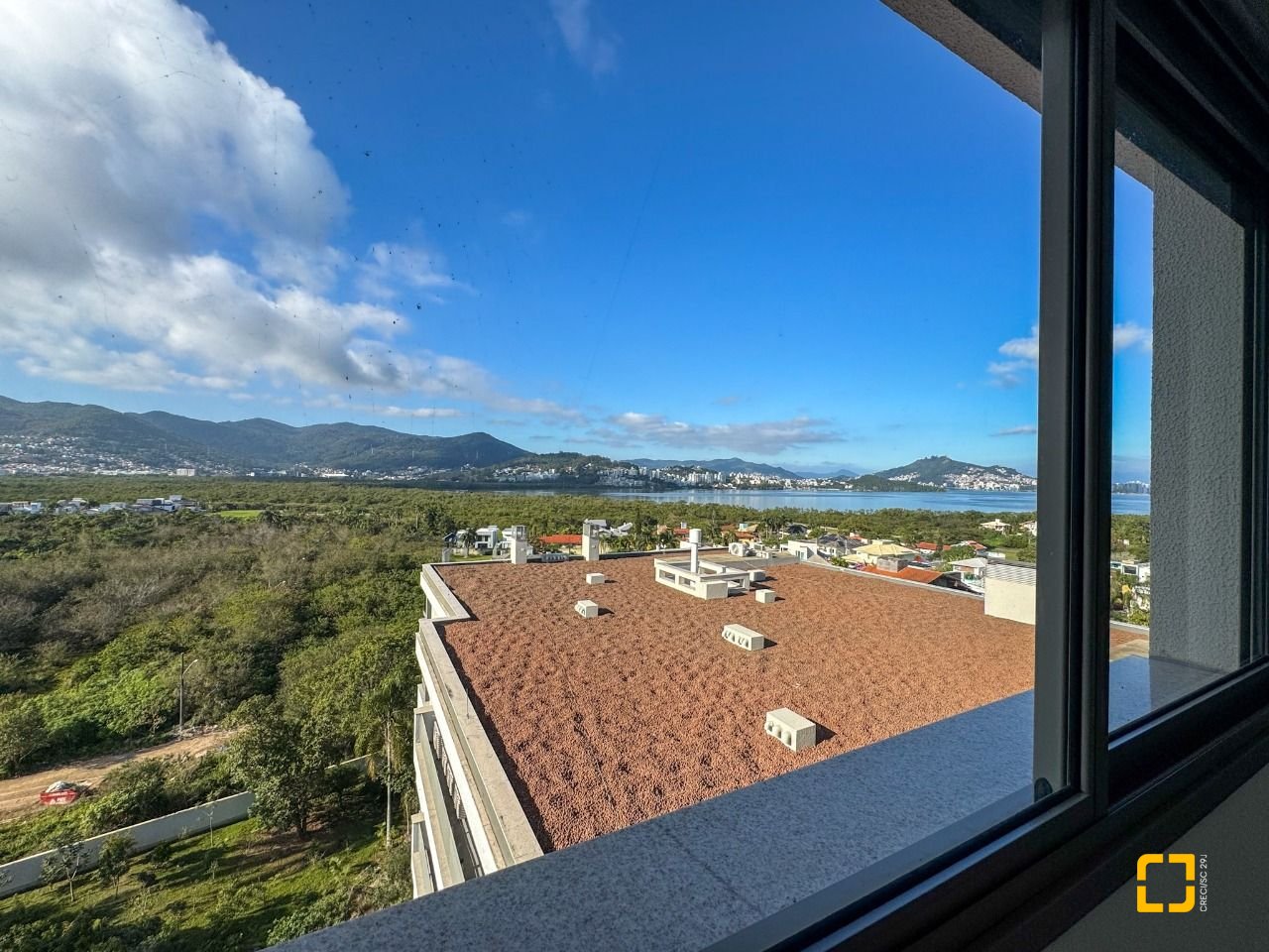 Apartamento com 125m², 6 quartos (sendo 3 suítes), 2 garagens, no bairro Cacupé em Florianópolis