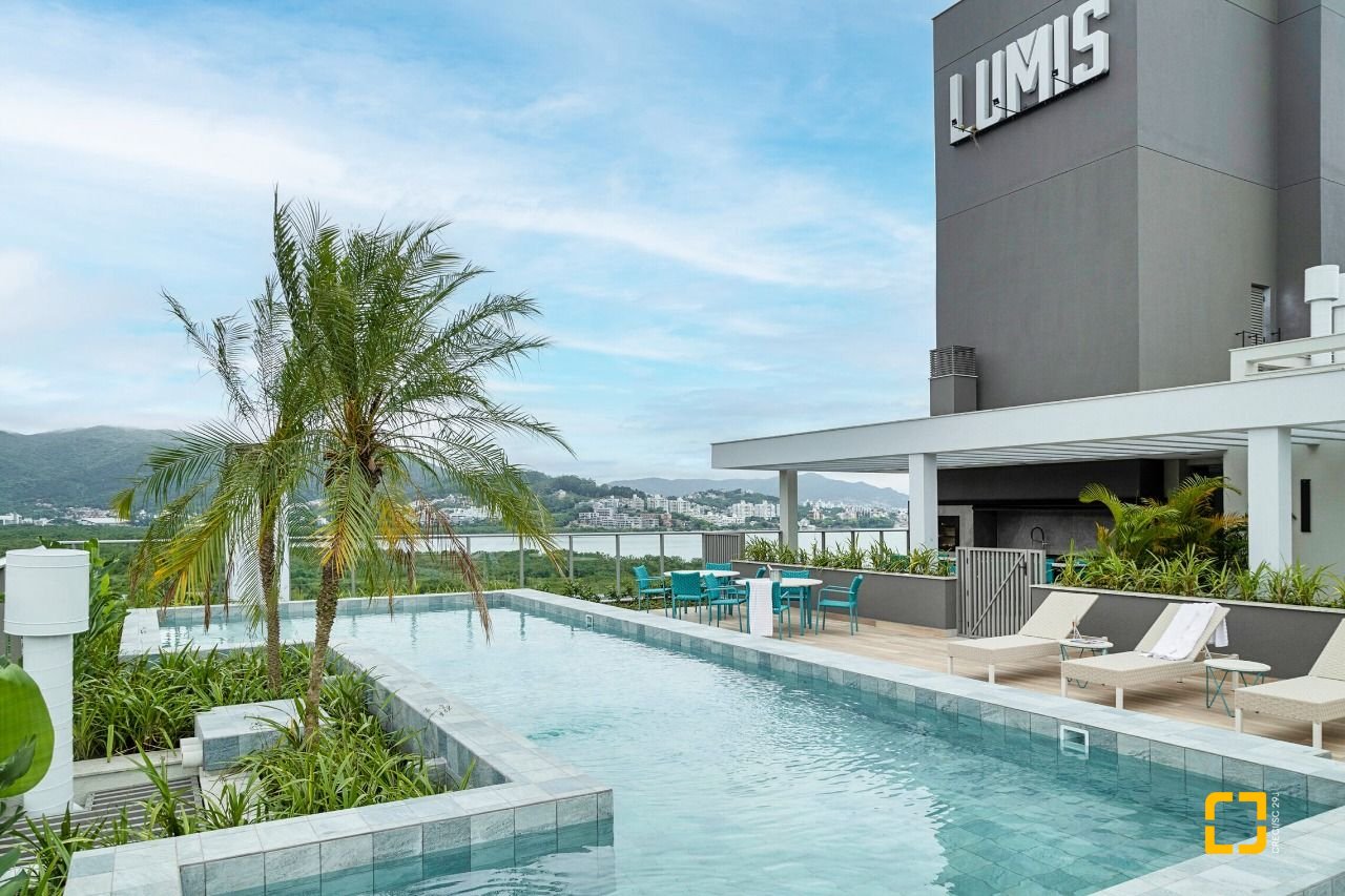 Apartamento com 125m², 6 quartos (sendo 3 suítes), 2 garagens, no bairro Cacupé em Florianópolis