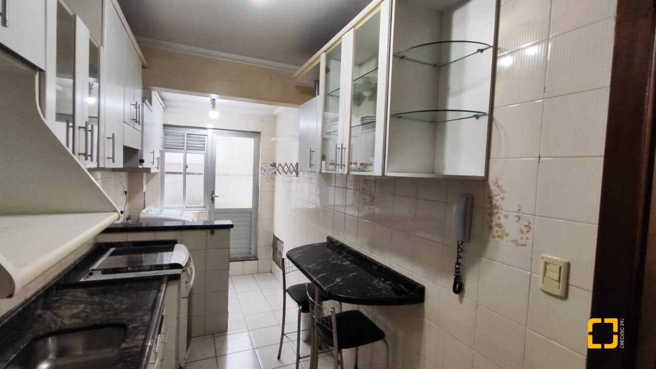 Apartamento com 63m², 2 quartos, 1 garagem, no bairro Kobrasol em São José