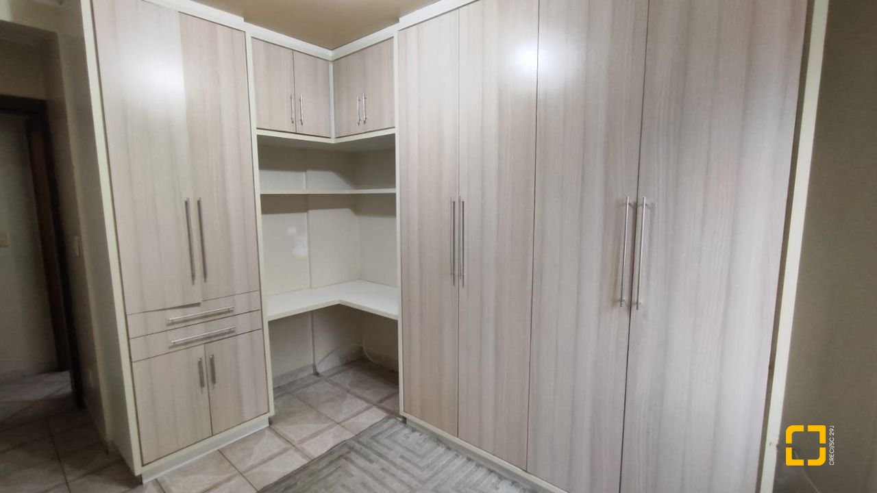 Apartamento com 63m², 2 quartos, 1 garagem, no bairro Kobrasol em São José