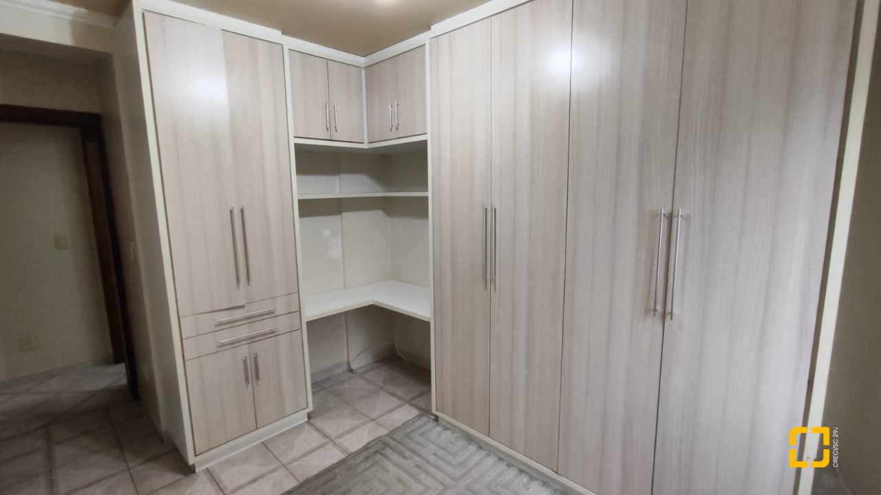 Apartamento com 63m², 2 quartos, 1 garagem, no bairro Kobrasol em São José