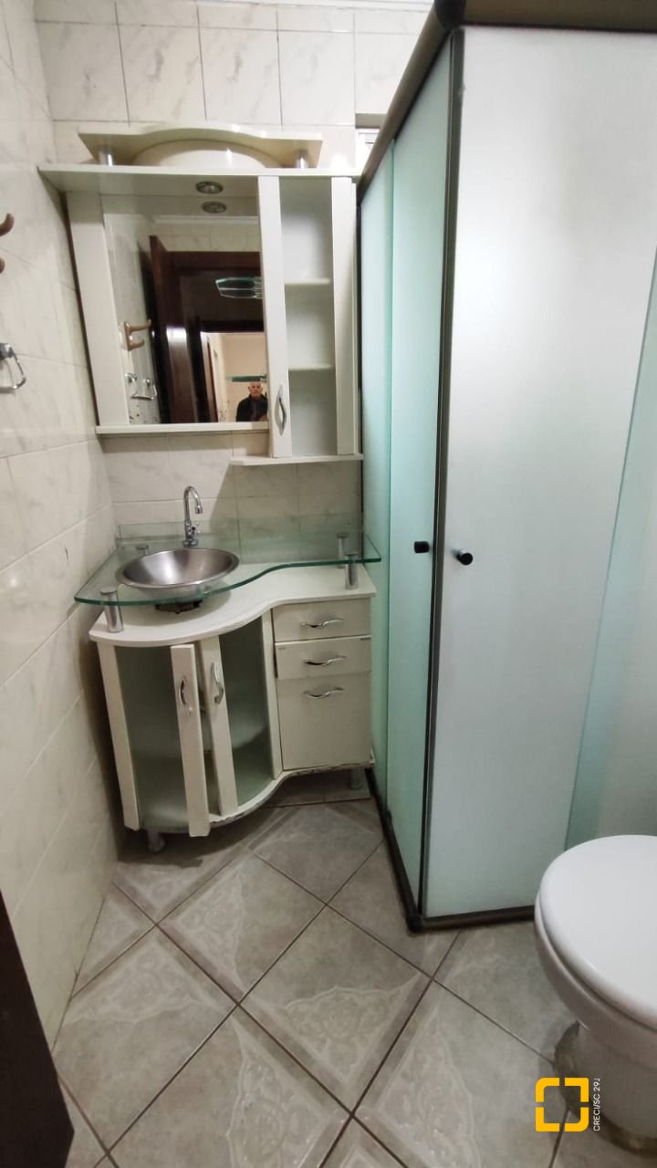 Apartamento com 63m², 2 quartos, 1 garagem, no bairro Kobrasol em São José