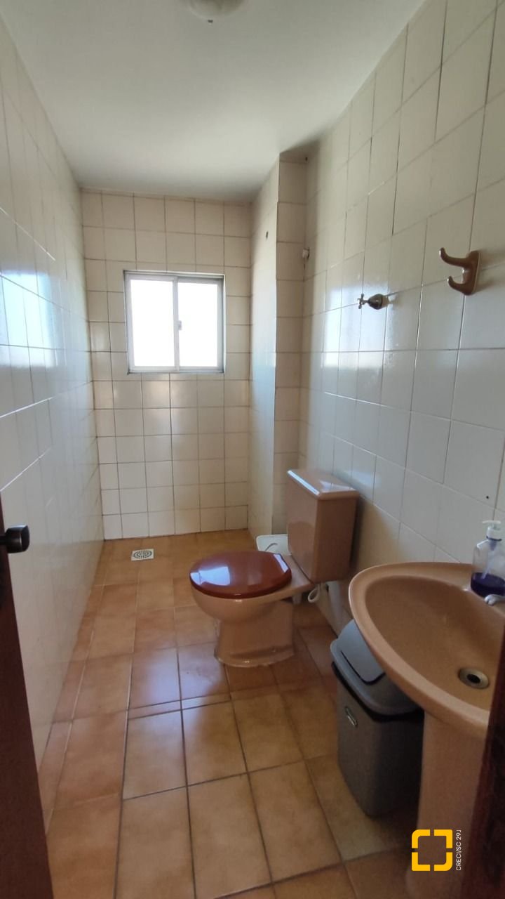 Apartamento com 63m², 2 quartos, 1 garagem, no bairro Kobrasol em São José