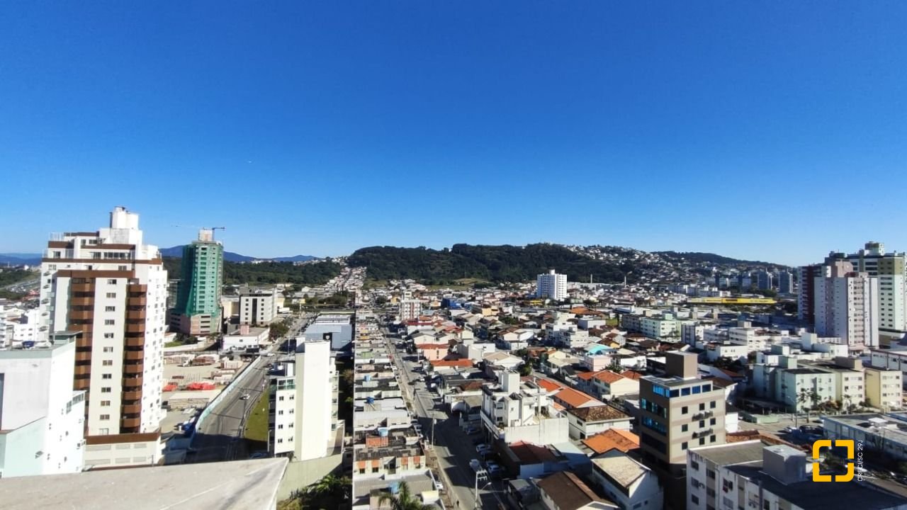 Apartamento com 63m², 2 quartos, 1 garagem, no bairro Kobrasol em São José