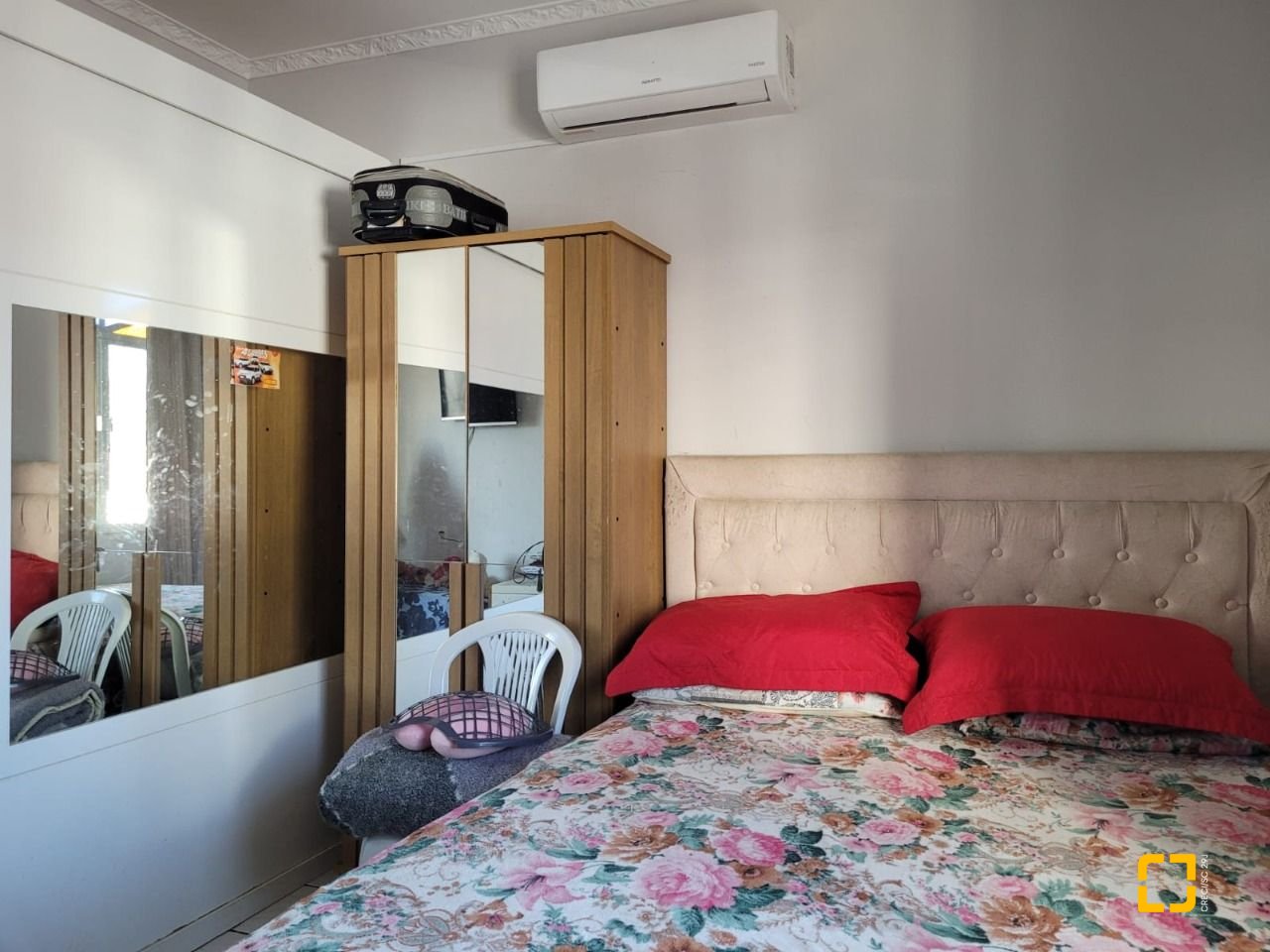 Casa com 398m², 9 quartos (sendo 3 suítes), 4 garagens, no bairro Capoeiras em Florianópolis