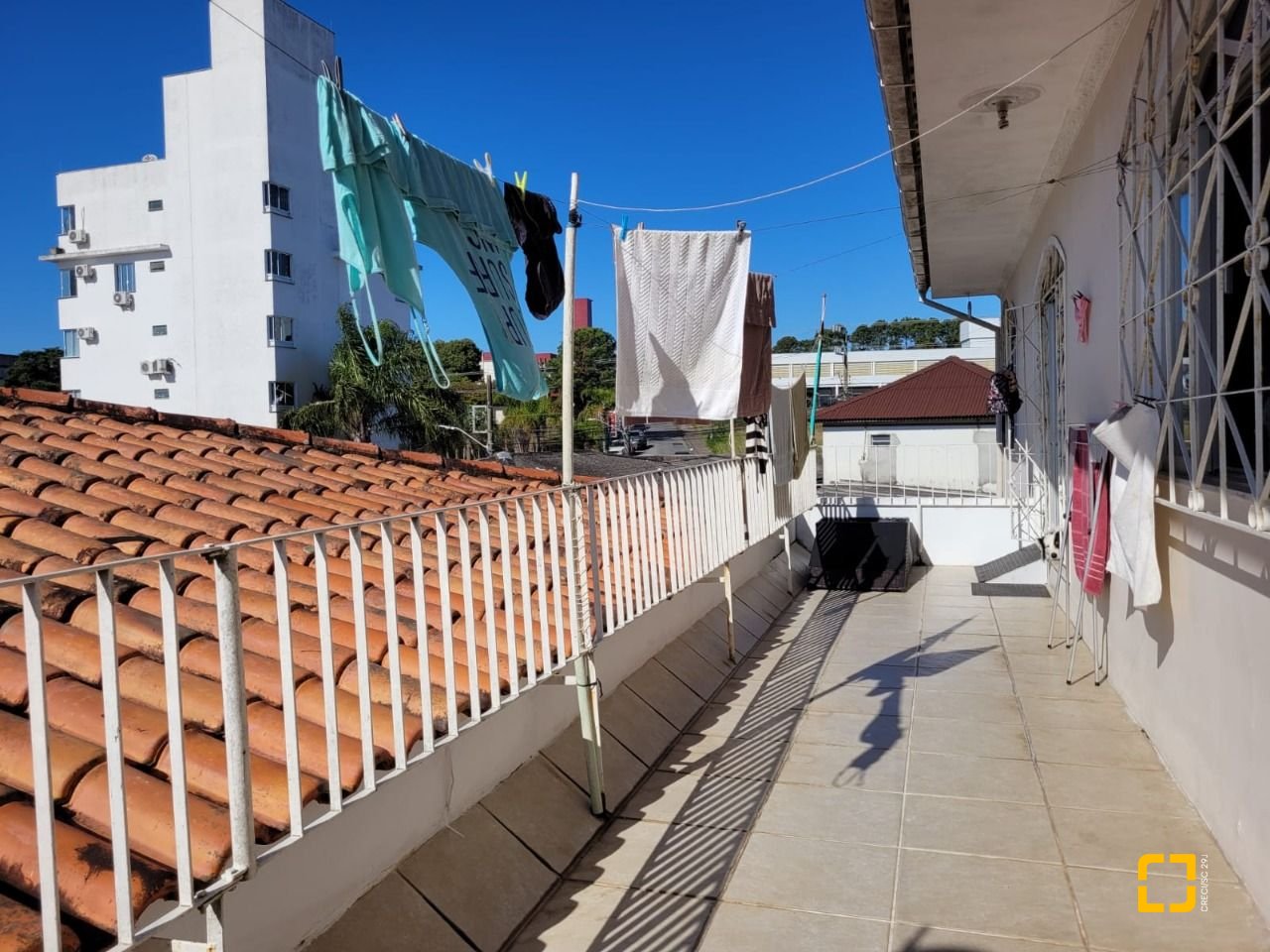 Casa com 398m², 9 quartos (sendo 3 suítes), 4 garagens, no bairro Capoeiras em Florianópolis