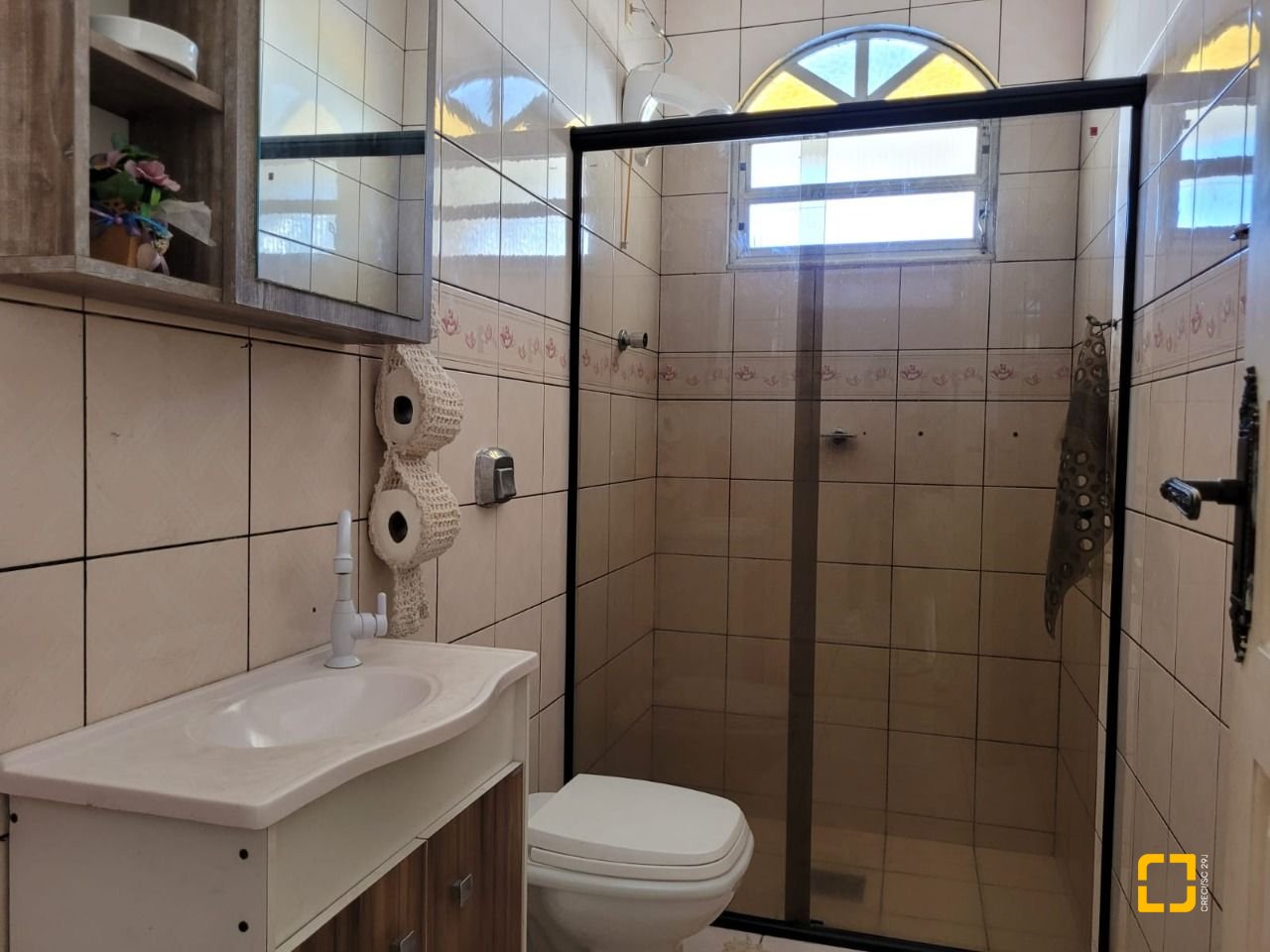Casa com 398m², 9 quartos (sendo 3 suítes), 4 garagens, no bairro Capoeiras em Florianópolis
