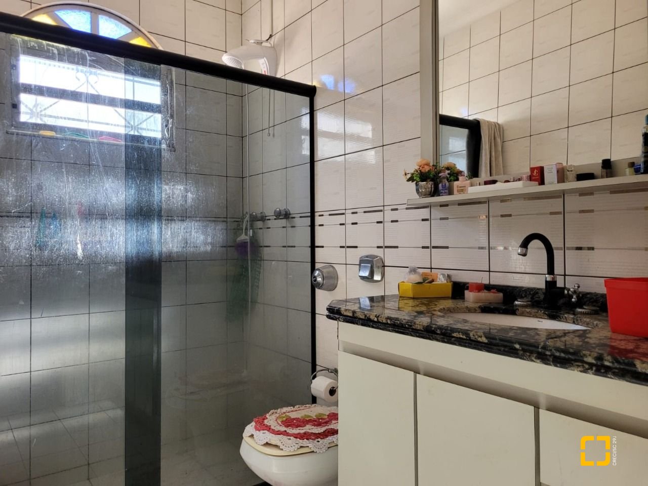 Casa com 398m², 9 quartos (sendo 3 suítes), 4 garagens, no bairro Capoeiras em Florianópolis
