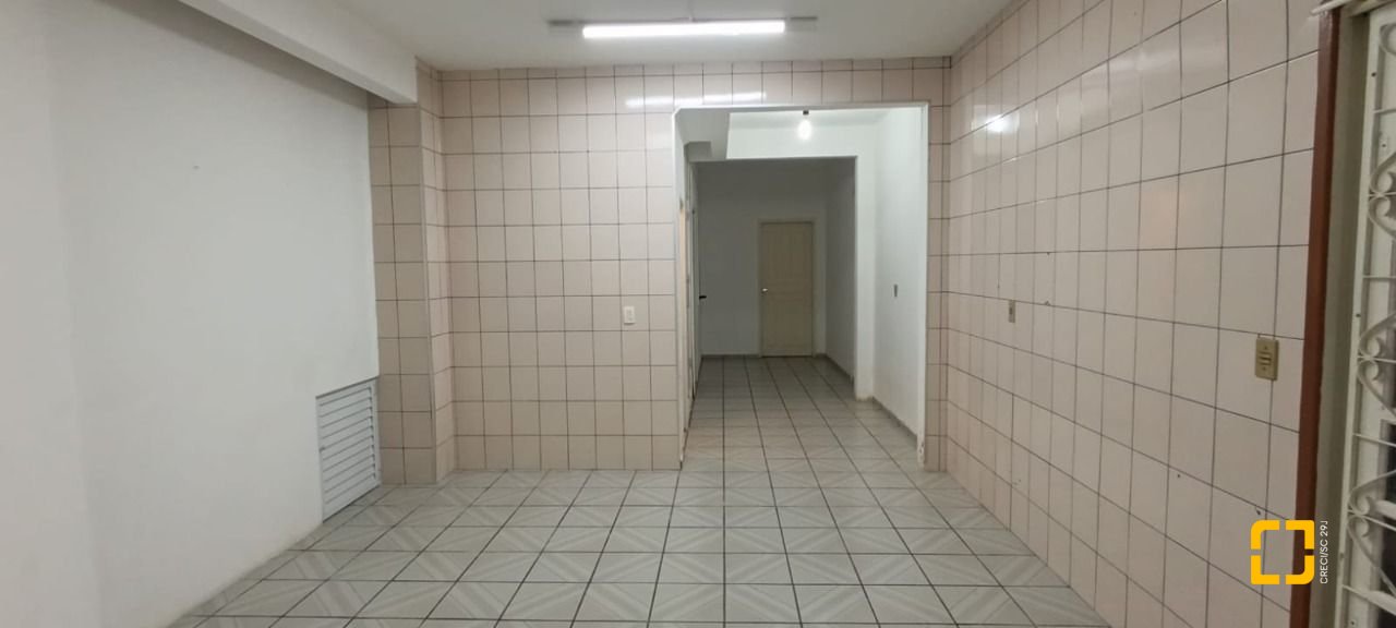 Casa com 398m², 9 quartos (sendo 3 suítes), 4 garagens, no bairro Capoeiras em Florianópolis