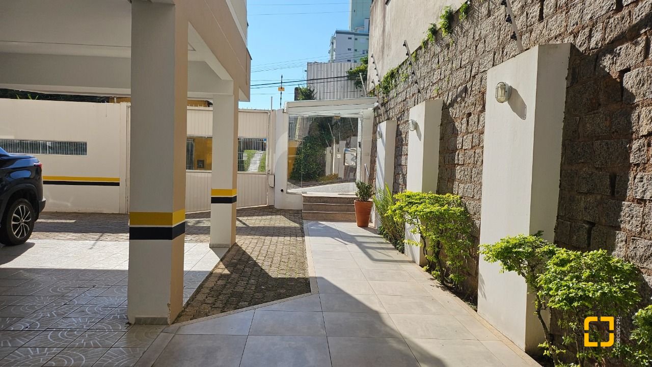 Apartamento com 225m², 2 quartos, 1 garagem, no bairro Estreito em Florianópolis