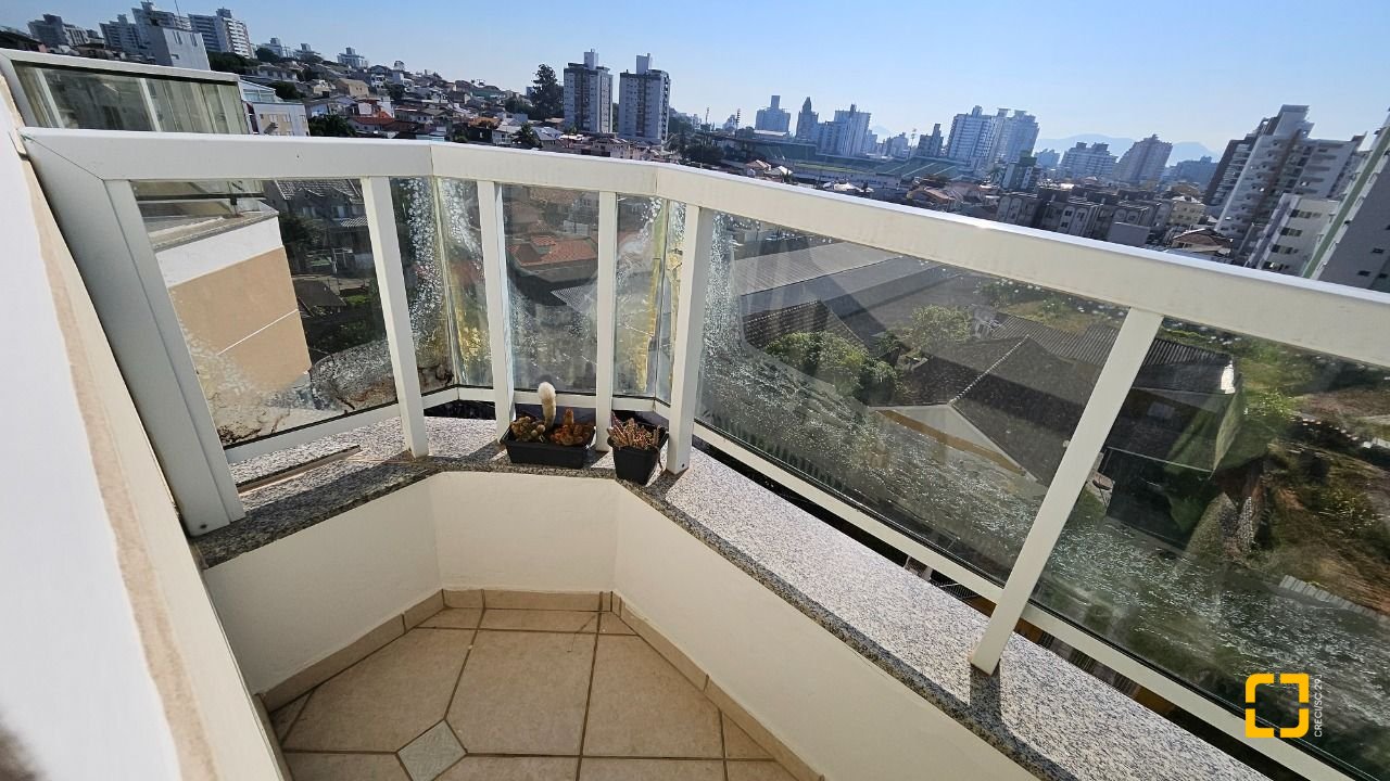 Apartamento com 225m², 2 quartos, 1 garagem, no bairro Estreito em Florianópolis