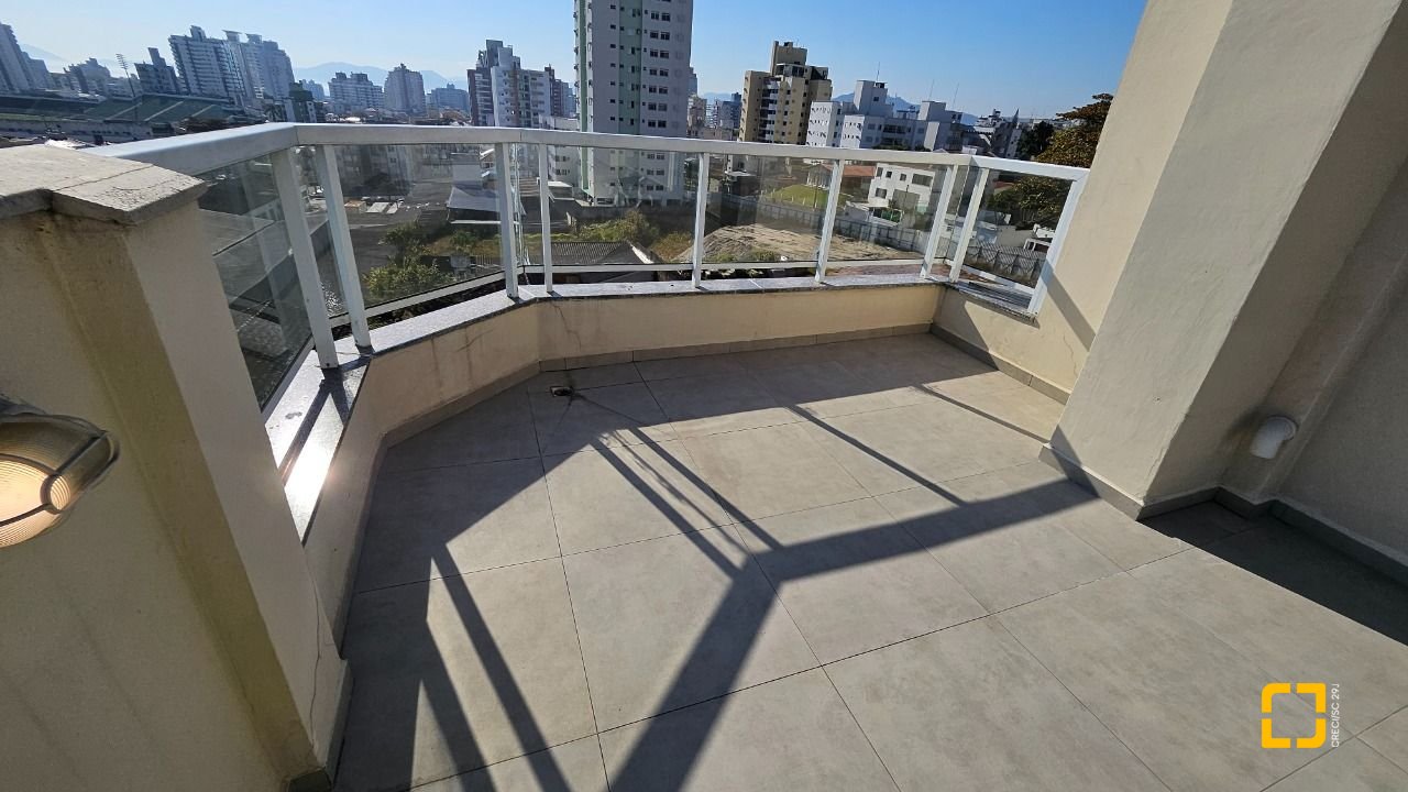 Apartamento com 225m², 2 quartos, 1 garagem, no bairro Estreito em Florianópolis